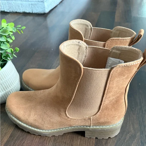 Universal Thread Celina Suede Ankle Boots - Picture 4 of 11